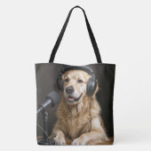 Golden Retriever Hosting a Podcast Tasche (Rückseite)