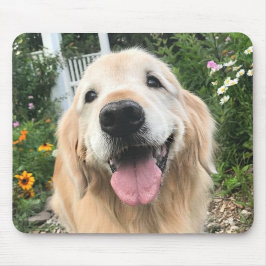 Golden Retriever Hund im Blumengarten Mousepad (Vorne)