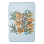 Golden Retriever Hunde mit hawaiianischem Shirt Badematte (Vorderseite Vertikal)