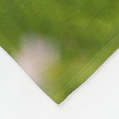 Golden retriever-Hundewelpe, bequem Fleecedecke (Ecke)