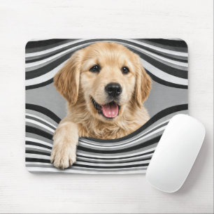 Golden Retriever im abstrakten gestreiften Loch Mousepad