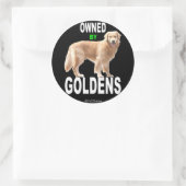 Golden Retriever 'im Besitz von Goldens' schwarzer Runder Aufkleber (Tasche)