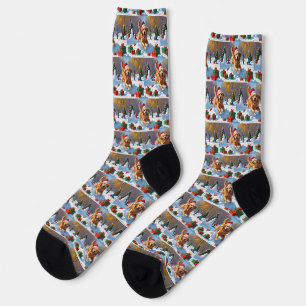 Golden Retriever im Schnee mit Weihnachtshut Socken