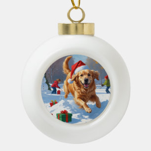 Golden Retriever im Schnee mit Weihnachtsmütze Keramik Kugel-Ornament