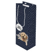 Golden Retriever in den Gängen auf Polka-Punkten Geschenktüte Für Weinflaschen (Vorderseite Schrägansicht)