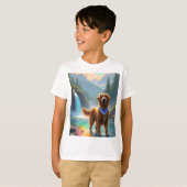 Golden Retriever in Fantasy Rainbow River T-Shirt (Vorne ganz)