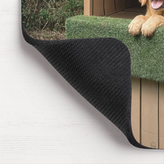 Golden Retriever in Kissing Booth Mousepad (Ecke)