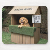 Golden Retriever in Kissing Booth Mousepad (Vorne)
