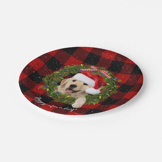 Golden Retriever Kranz auf Büffel kariert Pappteller (Schrägansicht)