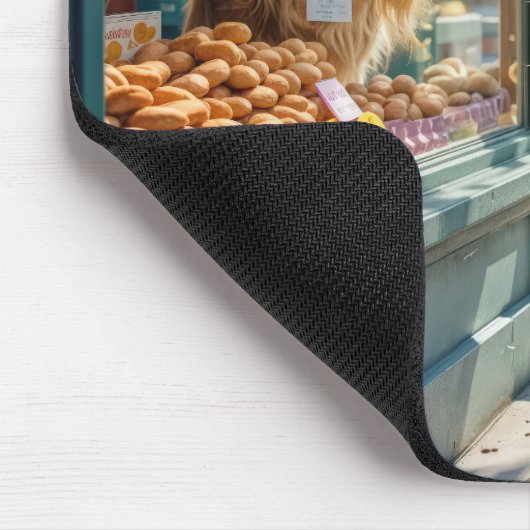 Golden Retriever Looking Into a Bakery Window Mousepad (Ecke)