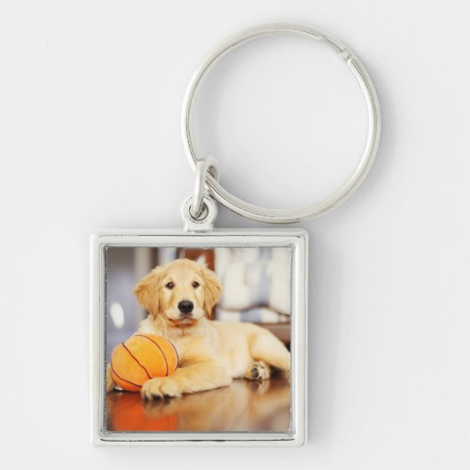 Golden Retriever mit Basketballspielzeug Schlüsselanhänger (Vorne)
