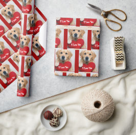 Golden Retriever mit einem roten Herz-Kissen Geschenkpapier