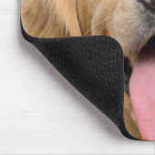 Golden Retriever mit einer Pille Mousepad (Ecke)