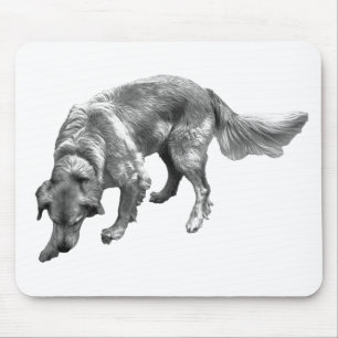Golden Retriever mit fröhlicher Energie Mousepad