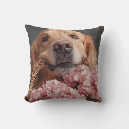 Golden Retriever mit Korb aus rosa Hydrangeas Kissen