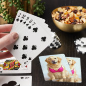 Golden Retriever mit rosa BH Spielkarten (In Situ)