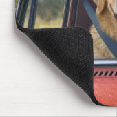 Golden Retriever mit Sicherheitsgurt Mousepad (Ecke)