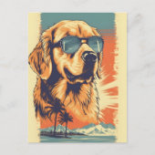 Golden Retriever mit Sonnenbrille am Strand Postkarte (Vorderseite)