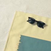 Golden Retriever mit Sonnenbrille am Strand Strandtuch (Beispiel)