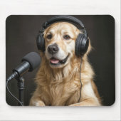 Golden Retriever moderiert einen Podcast Mousepad (Vorne)