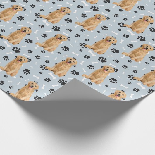 Golden Retriever Paw Print Patches auf Silver Blue Geschenkpapier (Ecke)