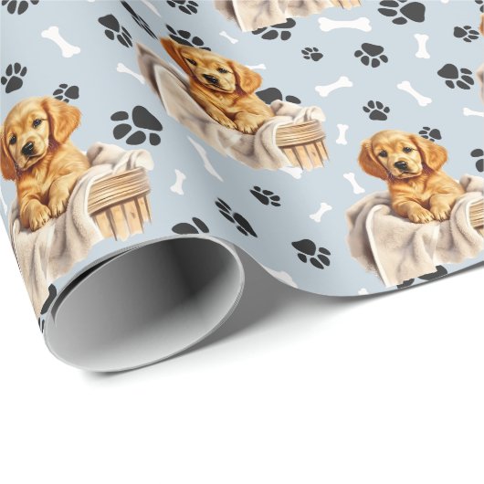 Golden Retriever Puppy in Basket Paw Print Geschenkpapier (Rolleneckpunkt)