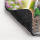 Golden Retriever Puppy mit Lilac-Körbchen Mousepad (Ecke)