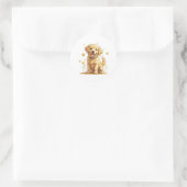 Golden Retriever Puppy with Yellow Flowers Runder Aufkleber (Tasche)