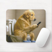 Golden Retriever Sitting On the Toilet Texting Mousepad (Mit Mouse)