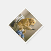 Golden Retriever Sitting On the Toilet Texting Serviette (Ecke)