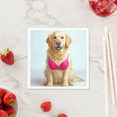Golden Retriever Wearing a Pink Bra Serviette (Beispiel)