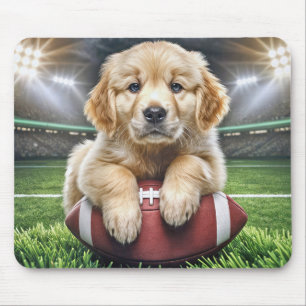 Golden Retriever Welpe auf Fußball Mousepad