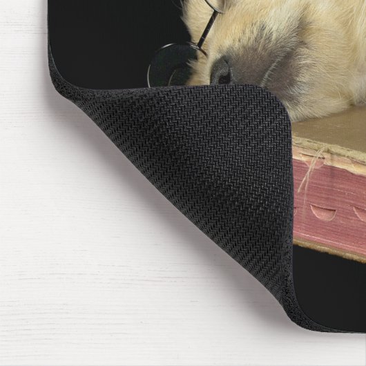 Golden Retriever Welpe im Buch Mousepad (Ecke)