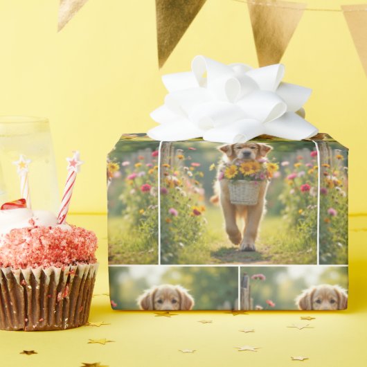 Golden Retriever zu Fuß mit einem Blume-Korb Geschenkpapier (Geburtstagsparty)