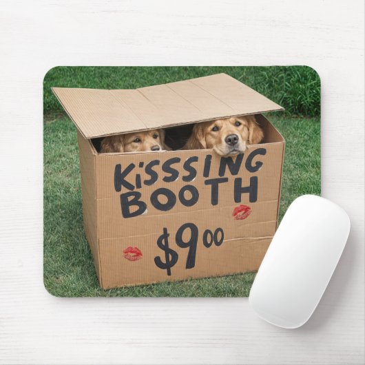 Golden Retrievers in Kissing Booth Mousepad (Mit Mouse)