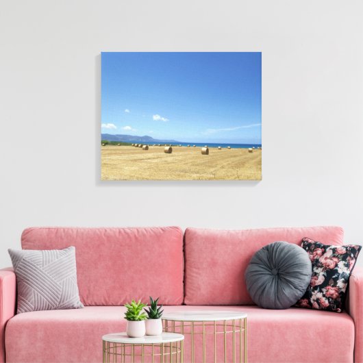 Golden Rolls of Hay and Deep Blue Sea Design Leinwanddruck (Insitu (Wohnzimmer))