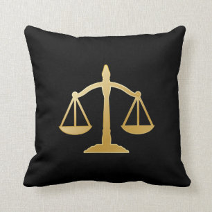 Golden Scales of Justice Theme Design Kissen