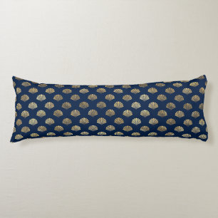 Golden Scallop auf Blue Seitenschläferkissen