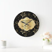 Golden Stars mit Monogramm Große Wanduhr (Zuhause)