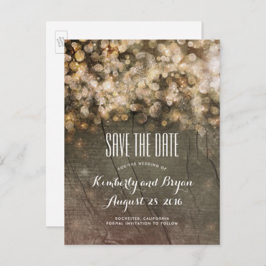 Golden String Lights Rustikales Holz Save the Date Ankündigungspostkarte (Vorne/Hinten)