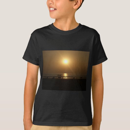 Golden Summer Sunset Reflektion am Strand T-Shirt (Vorderseite)