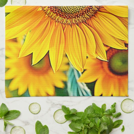 Golden Sunflower Field Serenity Design Geschirrtuch (Gefaltet)