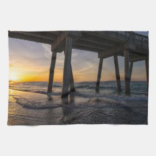 Golden Sunrise Under Pensacola Pier Küchentuch