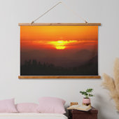 Golden Sunset Over Mountain Silhouettes Wandteppich Mit Holzrahmen (Schlafzimmer)