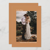 Golden Tan Camel Minimalistisches vertikales Foto  Einladung (Vorne/Hinten)