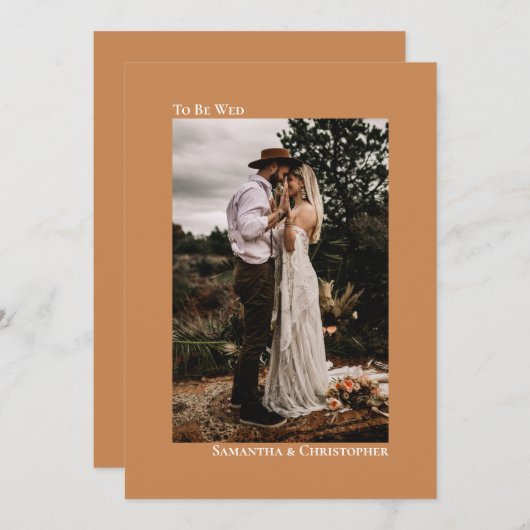 Golden Tan Camel Minimalistisches vertikales Foto Einladung (Vorne/Hinten)