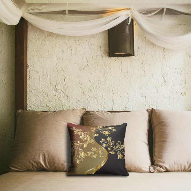 Golden Tree on Black Brown and Olive Green Kissen (Von Creator hochgeladen)