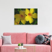 Golden Trumpet Blume II Tropical Leinwanddruck (Insitu (Wohnzimmer))