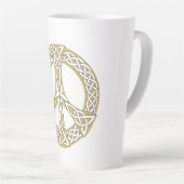 Golden und White Celtic Peace Sign Milchtasse (Rechte Ecke)