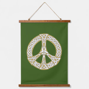 Golden und White Celtic Peace Sign Wandteppich Mit Holzrahmen